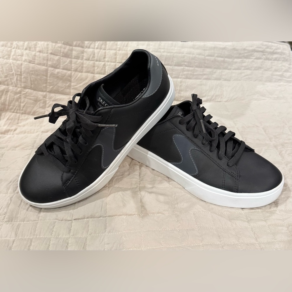 SKECHERS Women’s Black and White Sneakers (size 7.5)